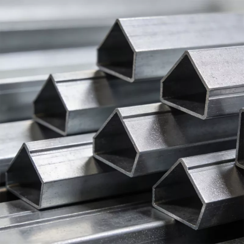 ท่อเหลี่ยมมุมแหลม